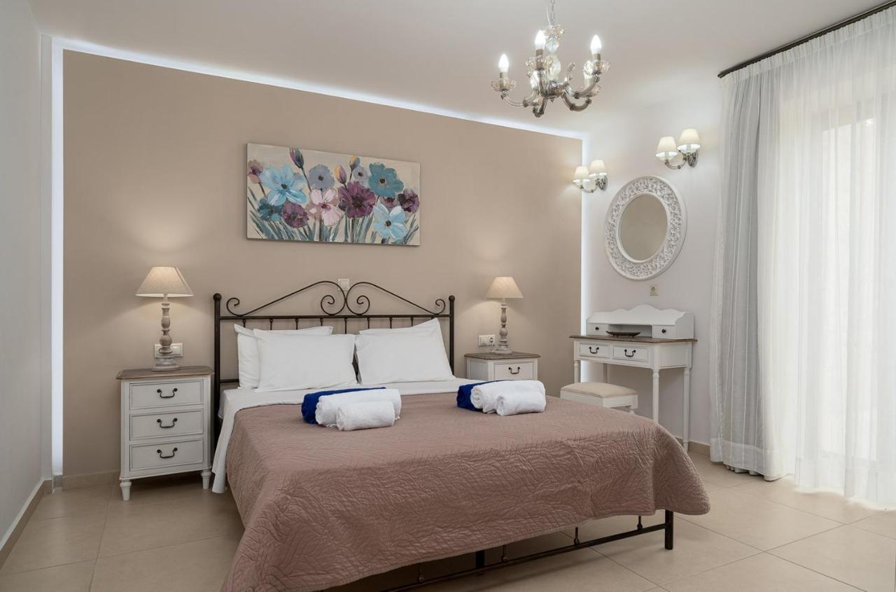 Orelia Cretan Deluxe Apartments Kamilari Luaran gambar