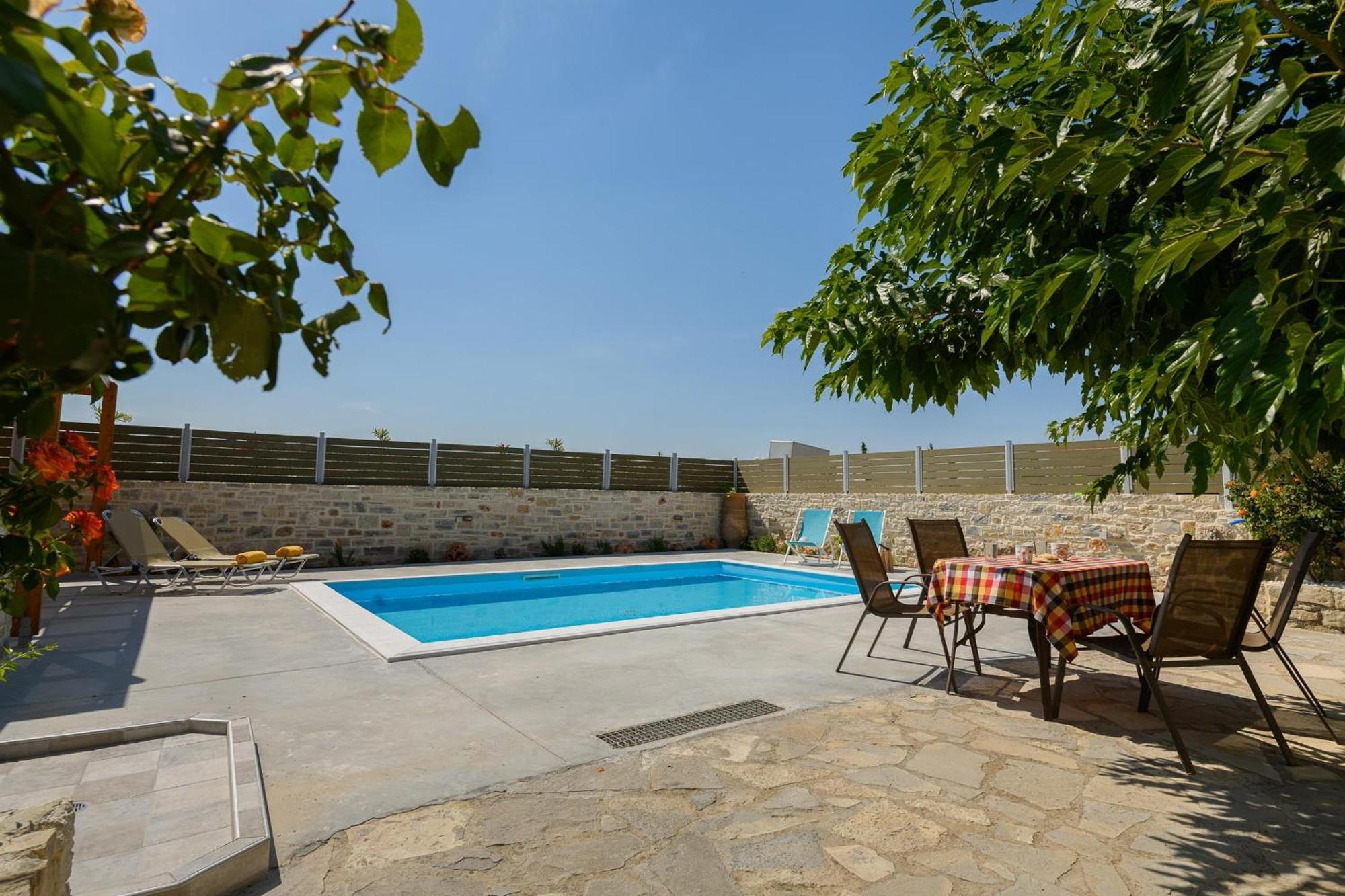 Orelia Cretan Deluxe Apartments Kamilari Luaran gambar