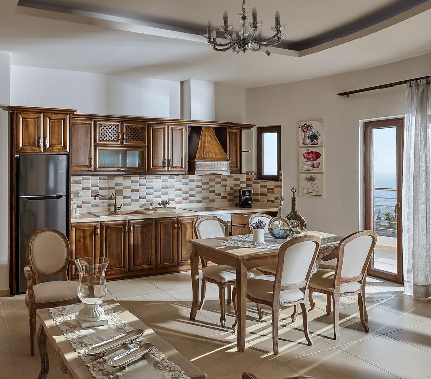 Orelia Cretan Deluxe Apartments Kamilari Luaran gambar