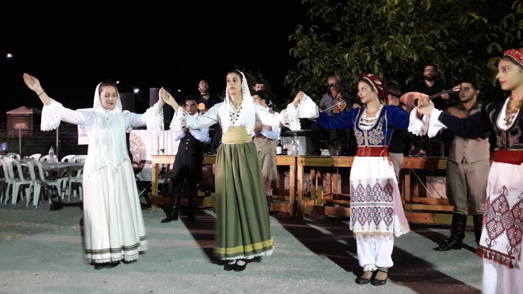 Orelia Cretan Deluxe Apartments Kamilari Luaran gambar